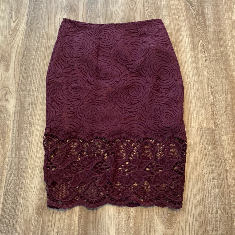 NWOT Lush Crochet Style Lined Pencil Skirt